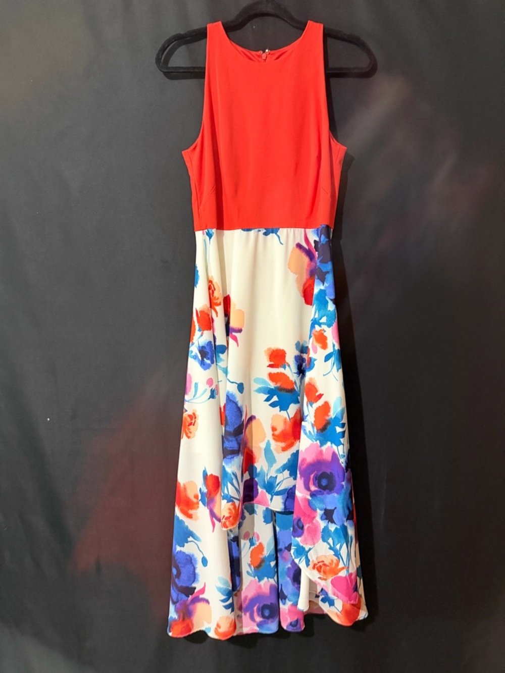 Vince Camuto Red and Pink Label Detail